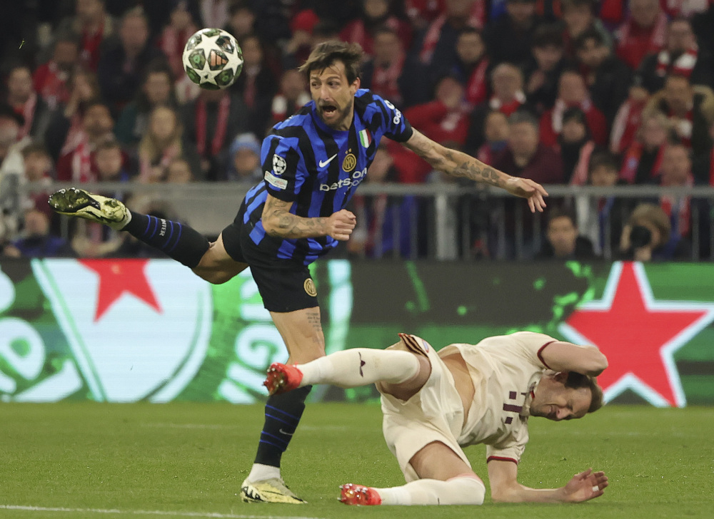 国家队征召！感谢邵佳一指导为青岛足球书写的精彩篇章（国家队召唤！致敬邵佳一指导为青岛足球写下的辉煌篇章）