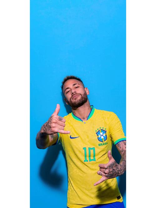 福登英超进球数达到63球，超越62球的贝克汉姆及亚亚·图雷（福登英超生涯第63球，超越贝克汉姆与亚亚·图雷）